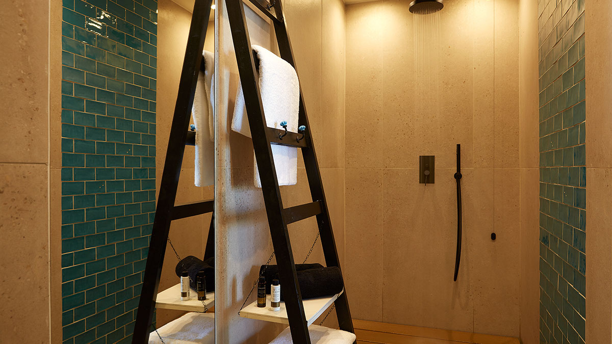 Upbeat Retreat Pool View with Plunge Pool for Single Use